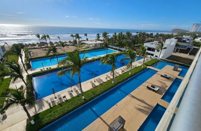 Oceanview Luxury Condo at Peninsula Mazatlán