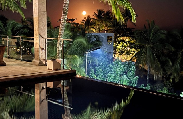 Oceanview Luxury Villa, 6 bedrooms, WiFi, AC, breakfast Preparation included