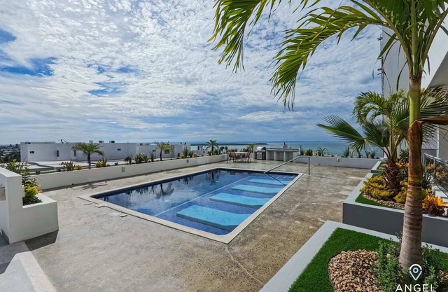 Oceanview Studio, Smart TV, Pool, Beach 5-min Walk