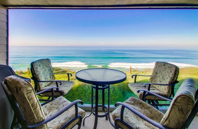 Oceanview SURF9 Condo with Spa