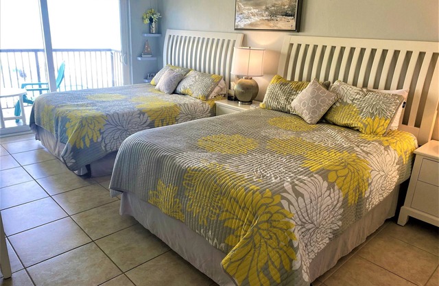 Oceanview, beautifully furnished 2BD/2BA condo directly on the beach