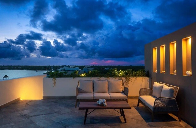 Oceanview Villa 4BR 12PPL | Concierge Service