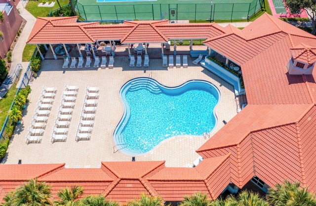 Oceanwalk Condo: Pool, Private Trails & Beach View