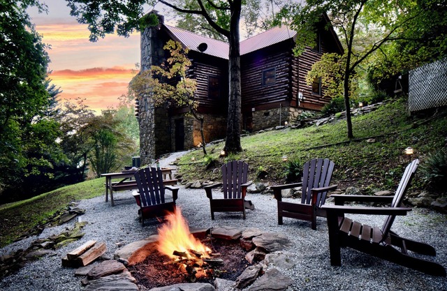 Oct Availability - Amazing Views, Hand Built Log Cabin, Hot Tub and Fire Pit