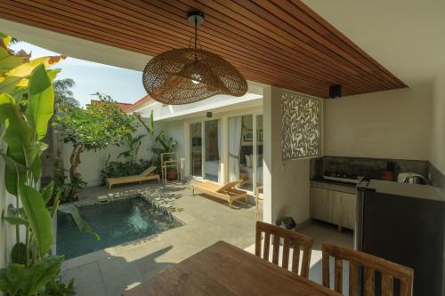 Lovina Villa 