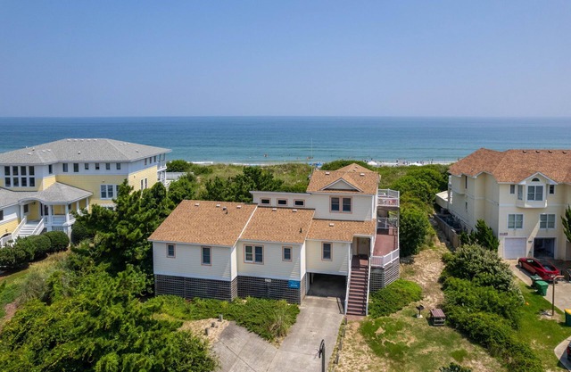 Off Crew-Oceanfront, pool, hot tub, private walkway to the beach, game room, ocean views!