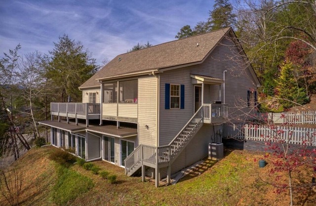 Off The Clock by Carolina Properties - Hot Tub, Pet Friendly, Resort Amenities!