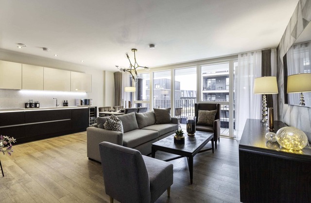 Offer - Showroom Splendour, Luxe London Elegance