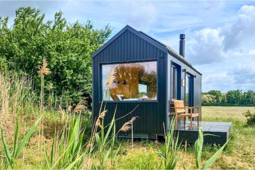 Offgrid Cabin Klaudia am See in Brandenburg Tiny House Natururlaub & Retreat bei Berlin