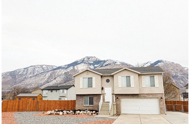 Ogden Home+Hot Tub+New Remodel+Playset+Mtn Views+Large Fenced Yard+Gazebo+RV Pad
