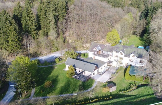 Old Castle Comfortable holiday residence