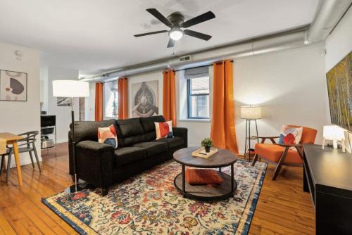Old City Apartment with WiFi and Walkable to sites