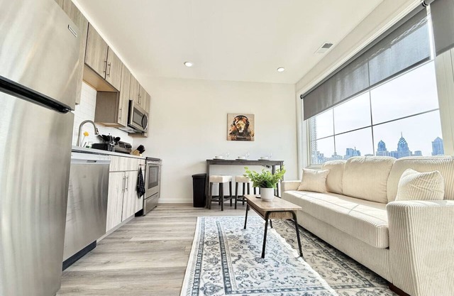 Old City King 1Br Apt Near Historic Sites with Gym