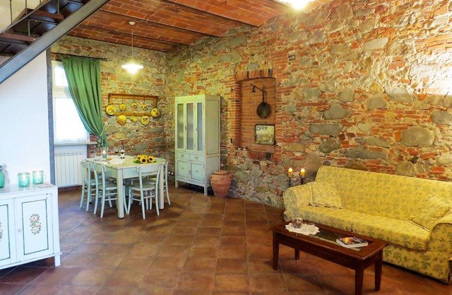 Old cottage in the heart of Tuscany, quiet, near Lucca, Florence, Pisa, Siena