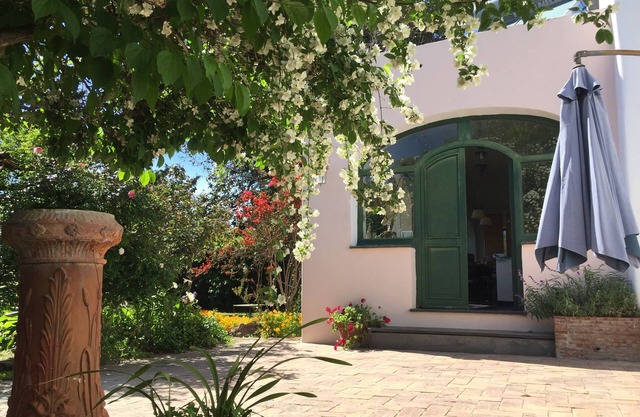 Old family house with garden and access to the sea