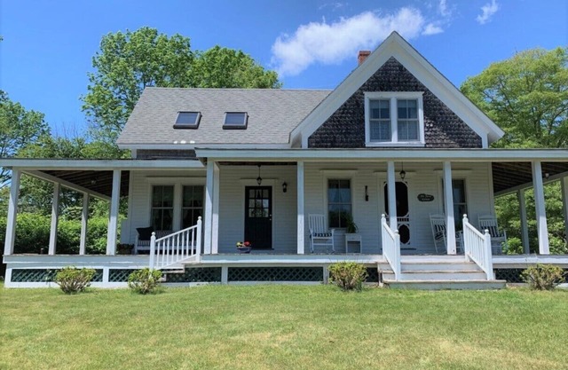 Old Farm Cottage - Harpswell, Maine