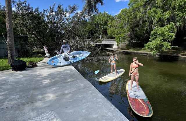 Old Florida Bungalow on Salt Water Canal, Kayak, Paddle Board & Fish