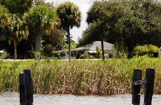 "OLD FLORIDA" RIVERSIDE POOL COTTAGE THAT TIME FORGOT