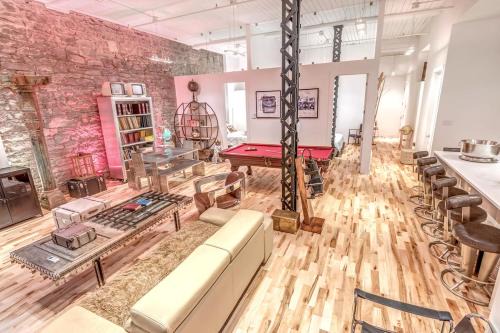 Old Port Elegance and Designer Loft with PV Terrace