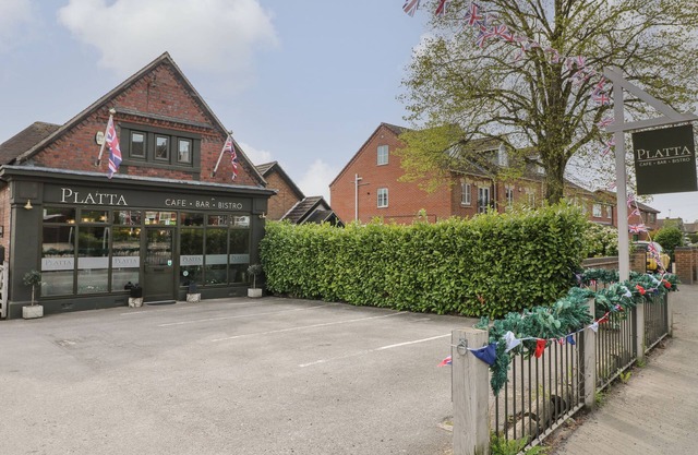 OLD PRINT HOUSE, family friendly in Stanley Common