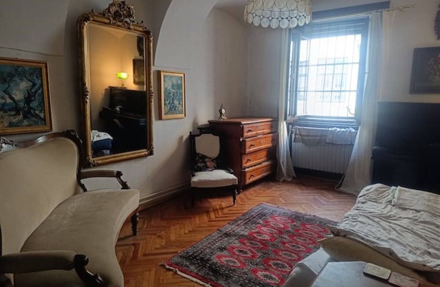 Old Town Center Palace Apartment