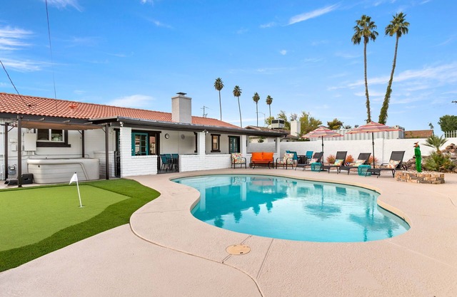 Old Town Oasis w/Heated Pool, Hot Tub, & Fire Pit