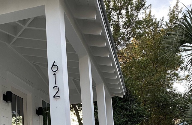 Old Village Mount Pleasant 1-bedroom cottage