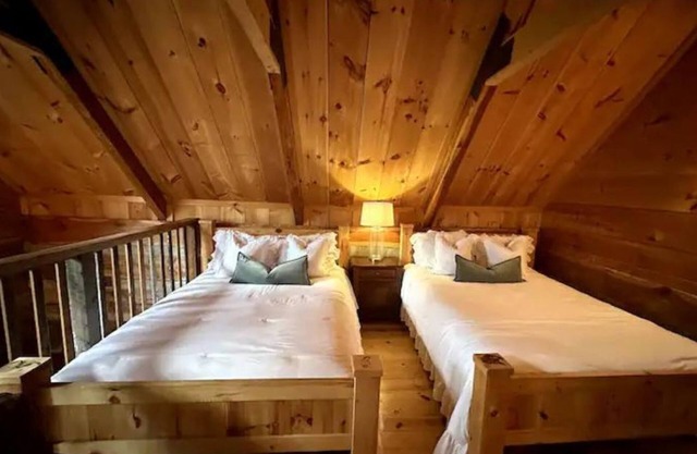 Old Waverly Thinking Cabin