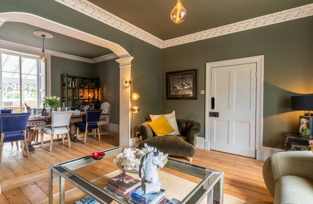 Oldham House - stone's throw from the centre of Tetbury