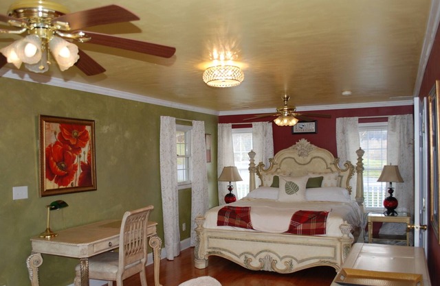 Olive Leaf Cottage Suite