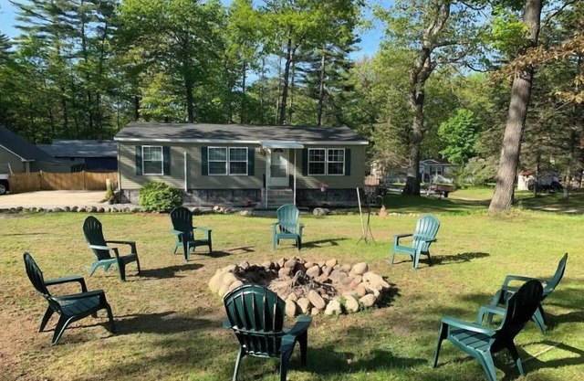 Oliver House with Sebago Lake Boat Access
