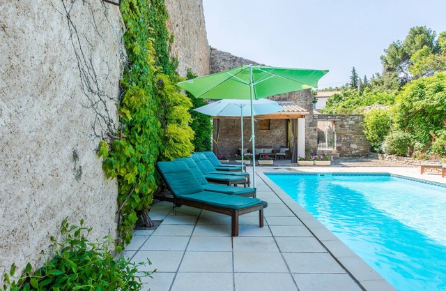 Olivier - Luxury accommodation with heated pool & A/C in former vigneron estate