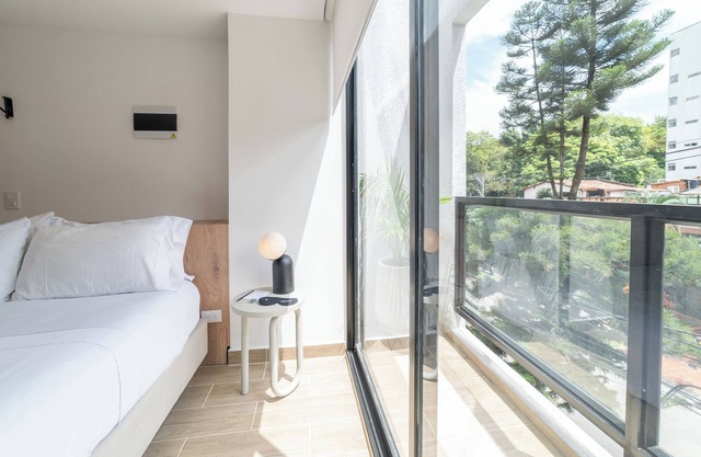 Oliving in Laureles by Wynwood House