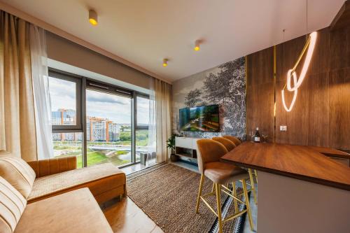 OLSZYNKI PARK- SkyV Luxury Premium Apartment with View, City Centre by StayNest