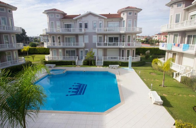 Olympias Court 