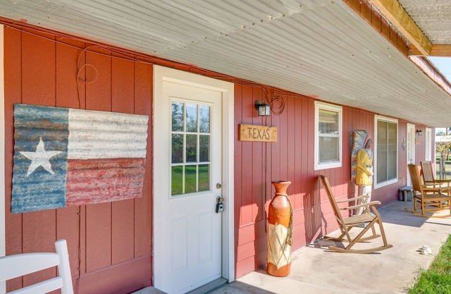 On 60-Acre Farm w/Pond: Charming Carmine Studio!