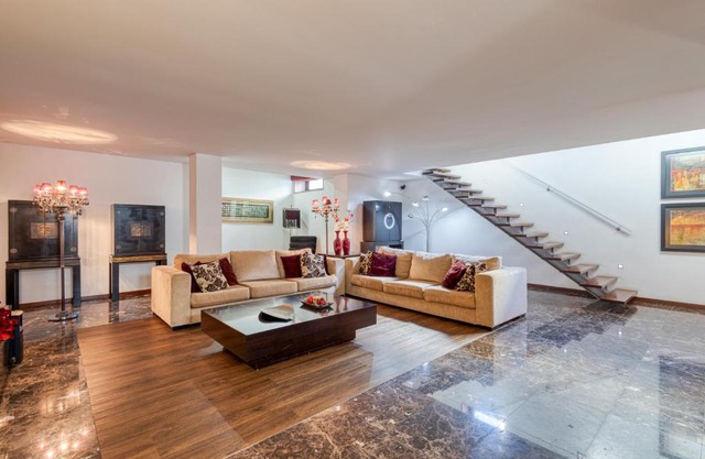 ON Apartments - Luxury House - Pool & Parking & Pet Friendly