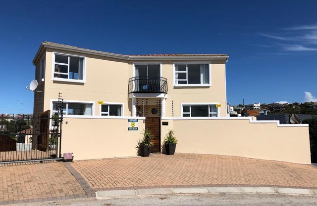 'On Point' Beach House - Jeffreys Bay