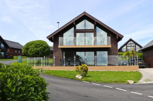 ON-SITE WATERSPORTS family lodge