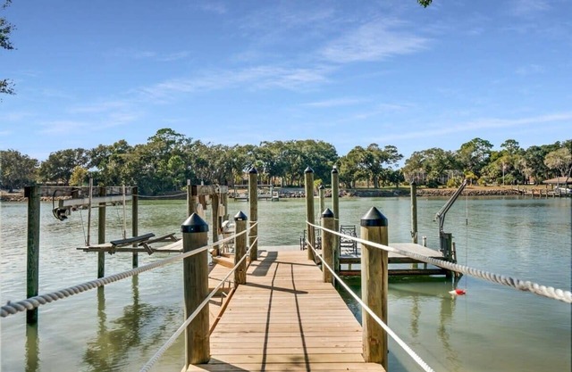 On the Canal, New Dock, Kayak, Bikes, Beach Gear