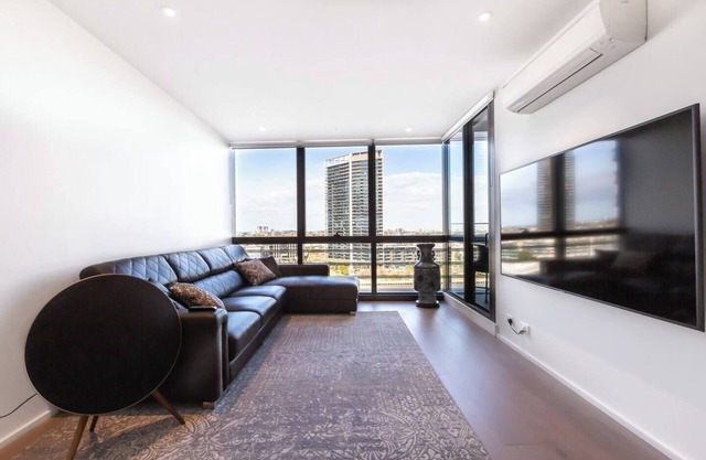 On the River A Resort style Retreat in Docklands