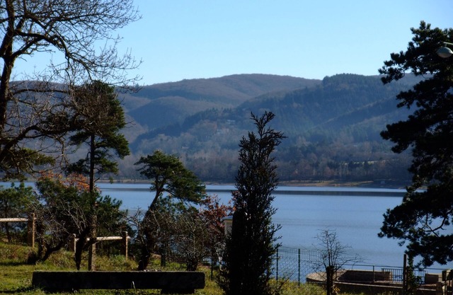 On the shores of Lac St Ferréol, in the Montagne Noire, here is the Villa les Ecureuils
