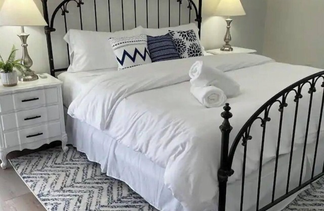 On Vacation Till Further Notice! Updated Hideaway Near Beaches, and Downtown