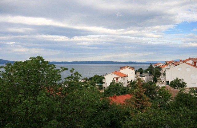 One bedroom apartment with balcony and sea view Novi Vinodolski (A-5514-a)