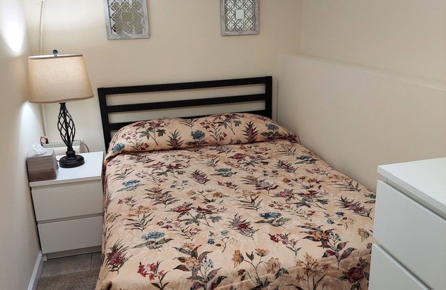 One bedroom apartment in a quiet peaceful area.