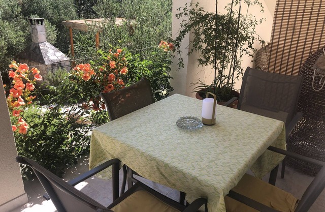One bedroom apartment near beach Kozarica, Mljet (A-4950-c)