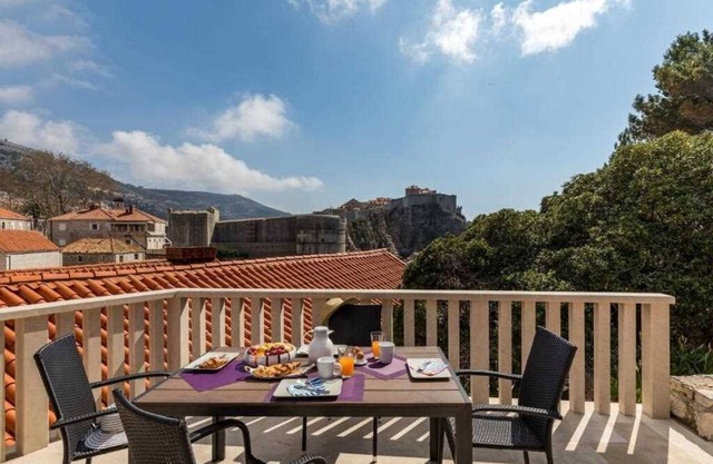 One Bedroom Apartment with Terrace and Sea View Odin - 4