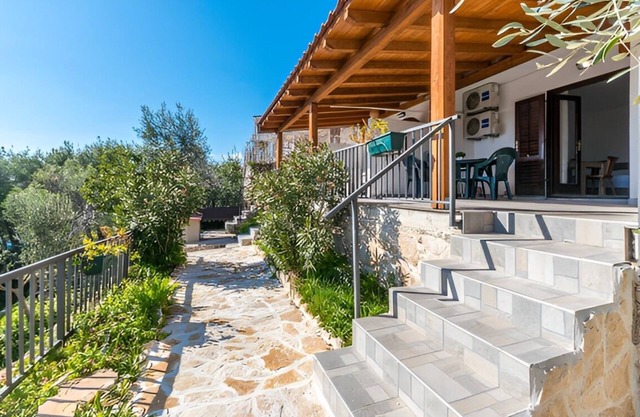 One bedroom apartment near beach Drage, Biograd (A-22187-b)