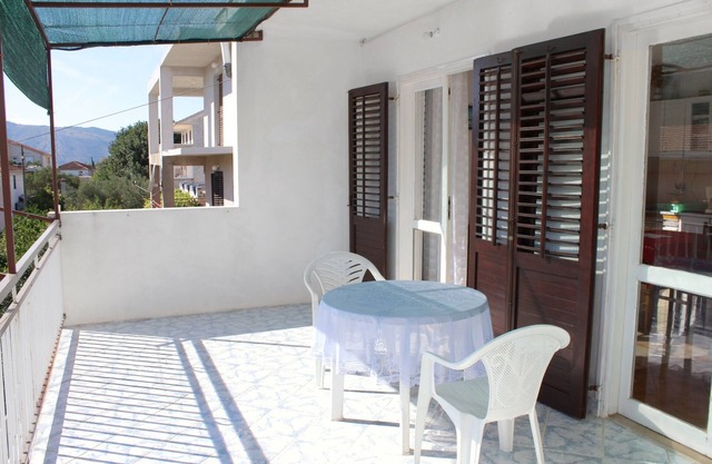 One bedroom apartment with terrace Stari Grad, Hvar (A-5724-e)