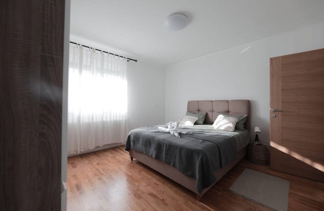 One bedroom apartment with air-conditioning Vrbovec, Prigorje (A-22922-b)